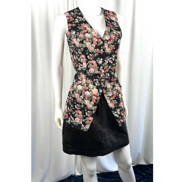 Vintage 1980’s 1990’s ‘Aziz Collection’ Pink + Black Floral Rose Print Vest • S - Picture 8 of 9